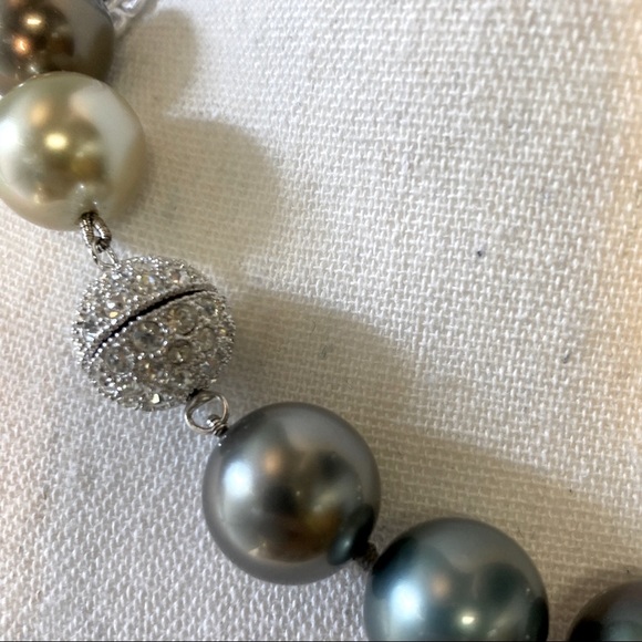 NWOT Multicolor Faux South Sea Pearl Necklace, 18” Choker w rhinestone clasp - Picture 2 of 8